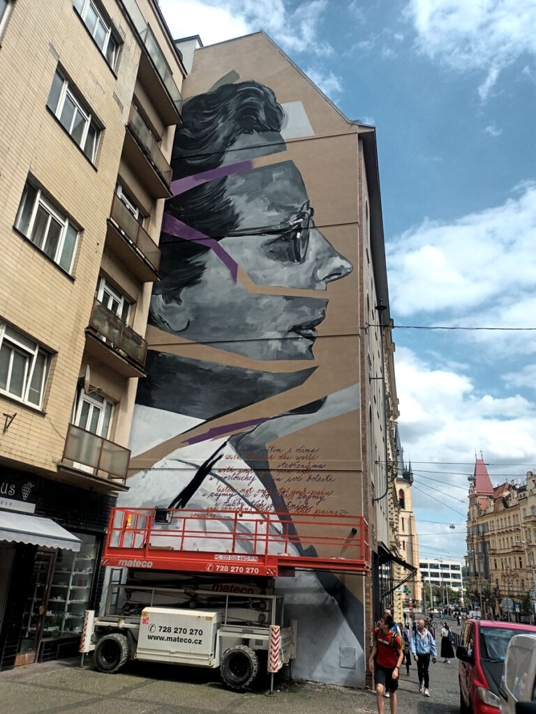 Mural vn Toy Box in Praha Letná